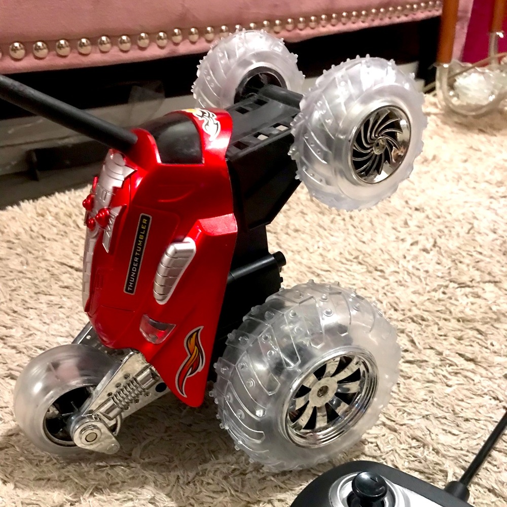 Rc thunder flipper basicly new works perfect my boys just out grew